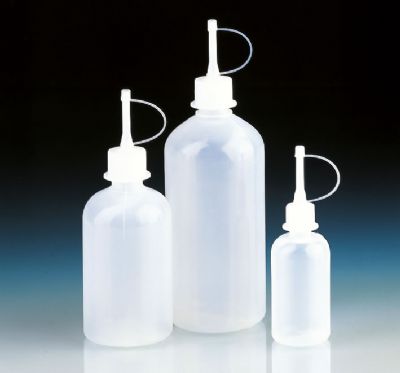 滴瓶瓶体为窄口瓶瓶体为低密度PE材质带滴口配套旋盖旋盖为高密度PE材质