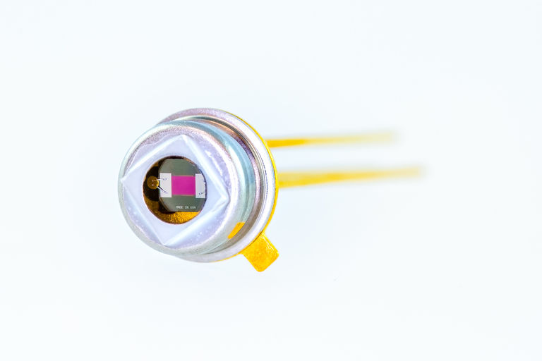 Micro-Hybrid红外辐射源，TO46，带盖，填<em>充气</em>体Kr和A4滤光片