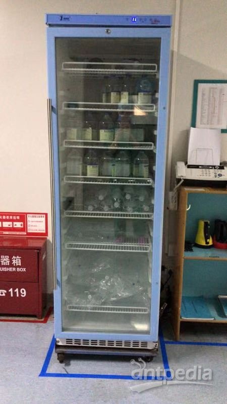 <em>大学</em>尿液样品换气冰箱（冷柜）