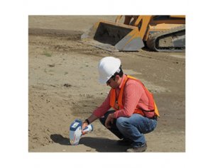 布鲁克手持式土壤分析仪/BRUKER手持土壤重金属检测仪能散型XRF 土壤中重金属检测应用-手持土壤重金属分析仪