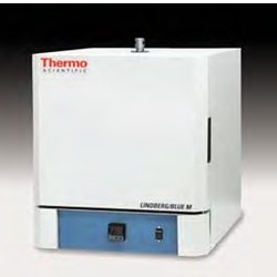 （Thermo Scientific LBM Moldatherm 1100°C <em>box</em> furnace）