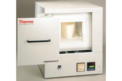 Thermo Scientific Lindberg/Blue M 1700°C大型箱式炉，带一体控制器（Thermo Scientific LBM 1700°C box furnace, integal control）