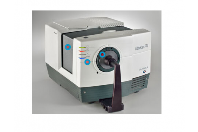 美国HunterLab UltraScan PRO分光光度计用于测量透射部分的位置宽敞，可以打开及配置按键即时测量