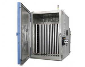 高低温交变湿热试验机采用环保制冷剂和高性能制冷系统